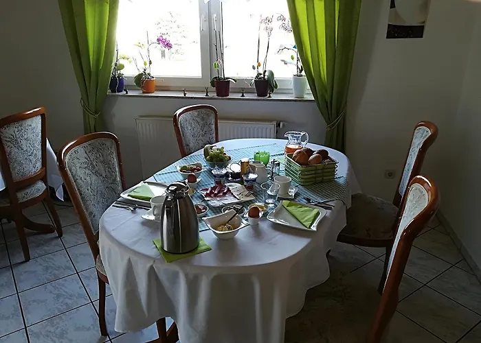 Weinbau&pension 8zeilen Gasthof 3*